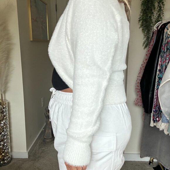 AMERICAN EAGLE FUZZY CARDIGAN- UNWORN - Picture 2 of 5